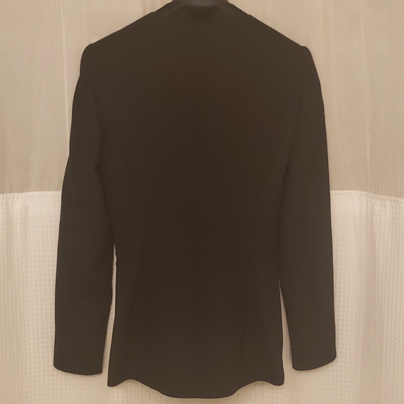 Zara Basic Blazer - Picture 2 of 3